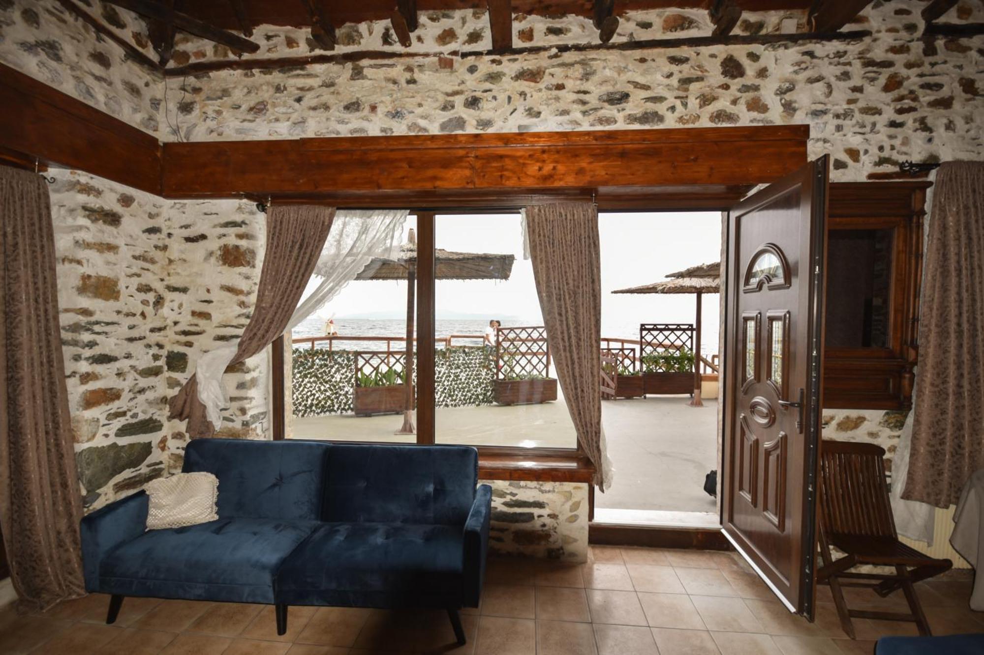 Stone Villa Inside Sea- Kids'Land Platanidia Extérieur photo